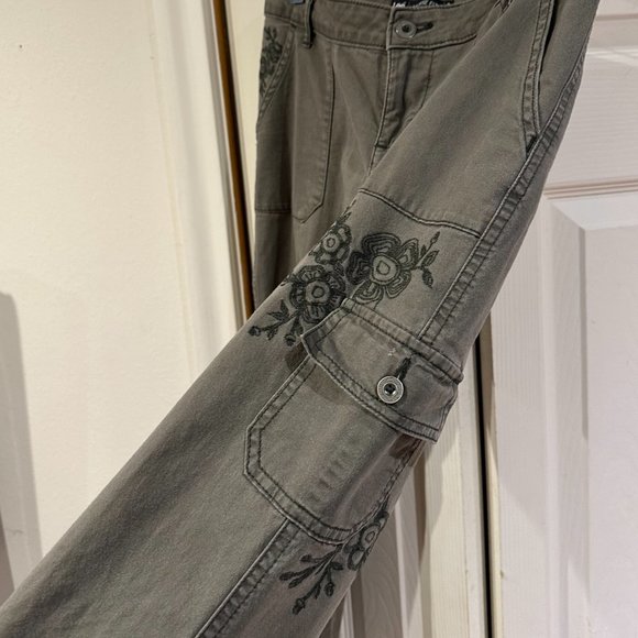 Vtg Y2K Lee Heritage Olive Green Floral Embroidered Cropped Cargo Utility Pants - Picture 12 of 15